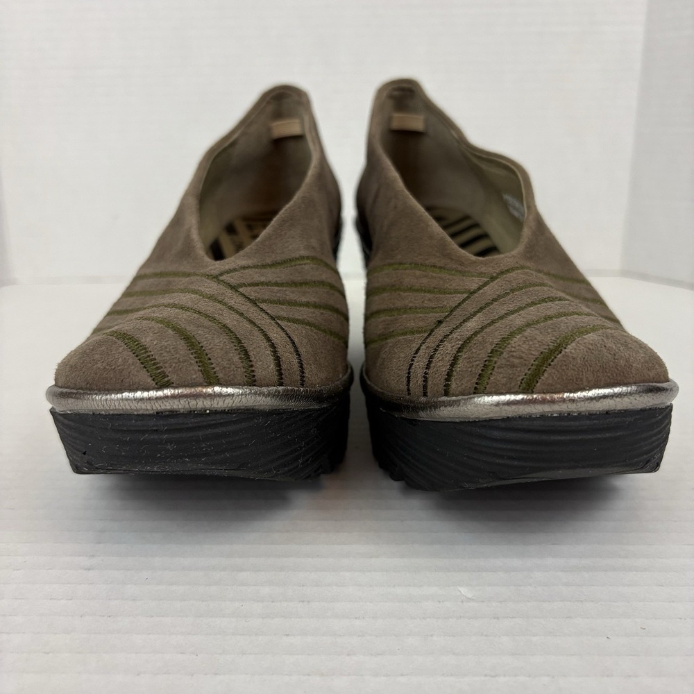 Fly London Women 41 Suede Wedge Pumps Taupe Brown Green Stitch Comfort Shoes - Picture 5 of 13